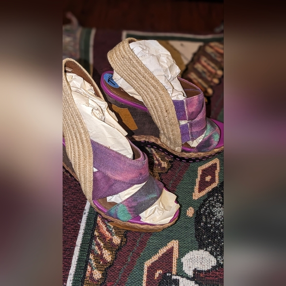 Size 7 1/2 Purple Heel - Picture 2 of 4